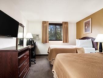 Travelodge by Wyndham La Porte/Michigan City Area