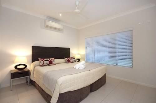 Port Douglas Accommodation - Aqua@Pecten Holiday House