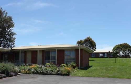 COUNTRY LIFE ACCOMMODATION