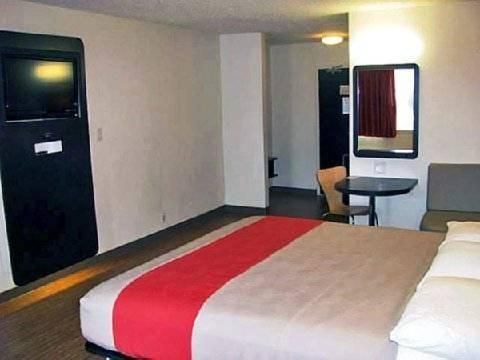 Motel 6-Crawfordsville, IN