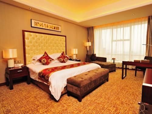 New Century Grand Hotel Luohe