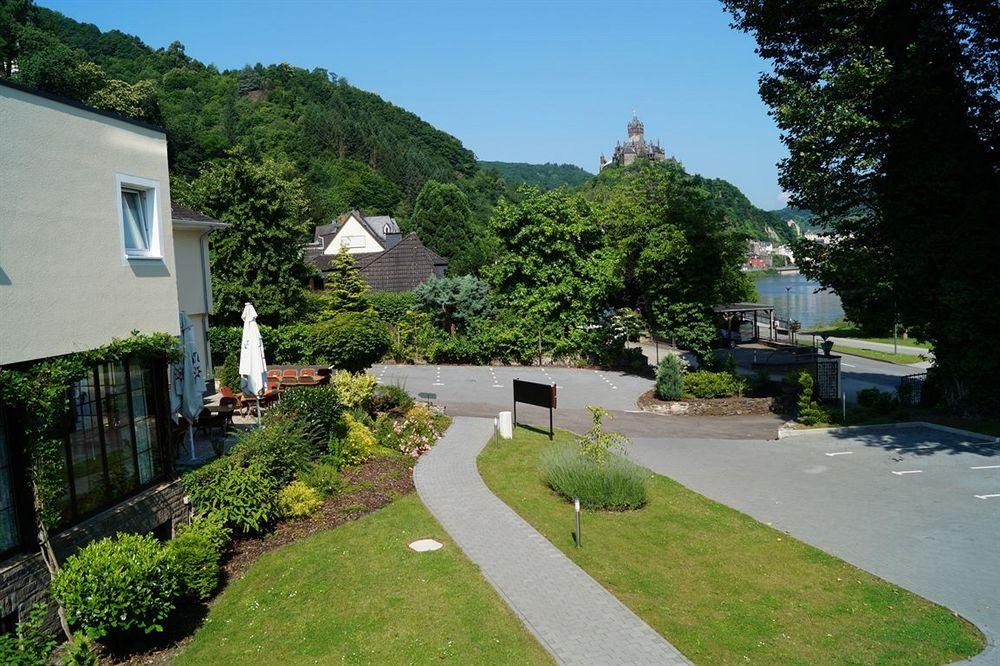 Outdoor Pictures 24