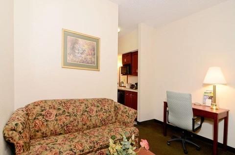 Best Western Airport Suites