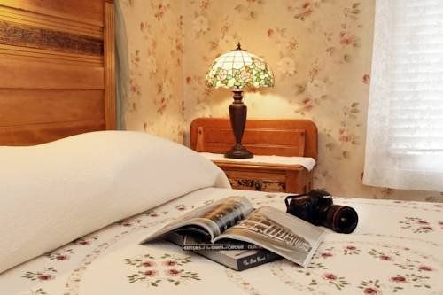 ALBERT STEVENS INN