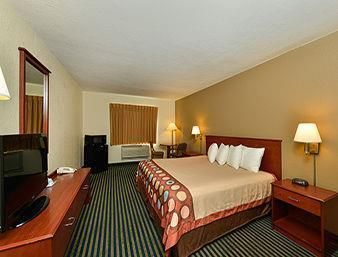 Super 8 by Wyndham Marshalltown