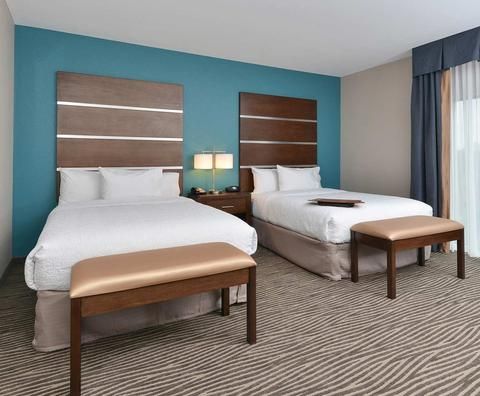 Hampton Inn & Suites Des Moines Downtown