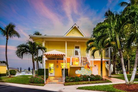 Charter Club Resort Of Naples Bay By Diamond Resorts