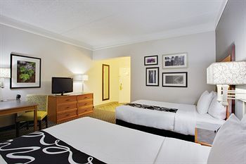 La Quinta by Wyndham Houston West Park 10