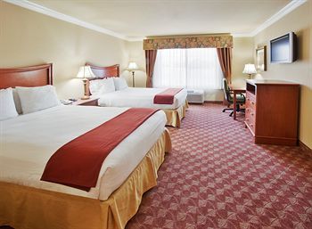 Holiday Inn Express & Suites Oakland - Airport, an IHG Hotel