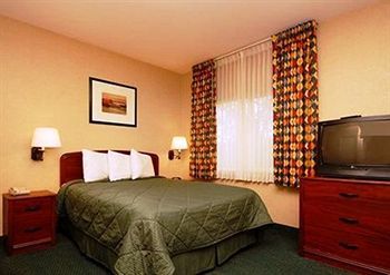 Rodeway Inn & Suites