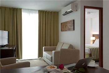 Happy Hotel Manaira