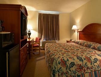Howard Johnson by Wyndham Allentown/Dorney Hotel & Suites