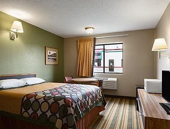 Super 8 by Wyndham Blackwell