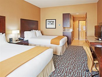 Holiday Inn Express & Suites Salinas, an IHG Hotel
