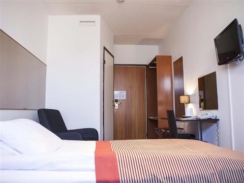 Pilot Airport Hotel