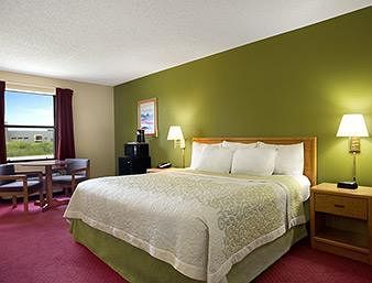 Sky Palace Inn & Suites Wichita North