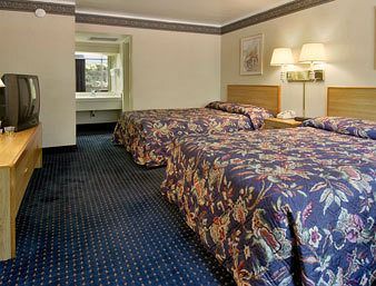 Super 8 by Wyndham Camp Springs/Andrews AFB DC Area
