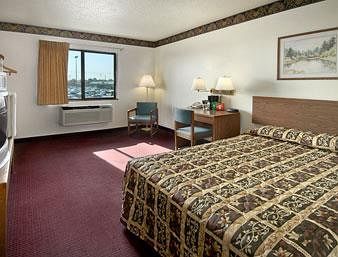 Super 8 by Wyndham Campbellsville KY