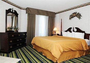 Quality Suites Kansas City International Airport