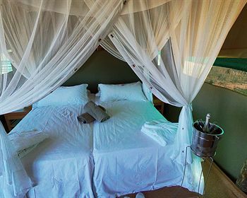 Suricate Tented Kalahari Lodge