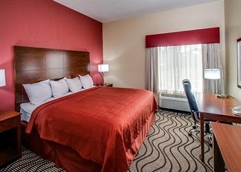 Quality Inn & Suites Altoona - Des Moines