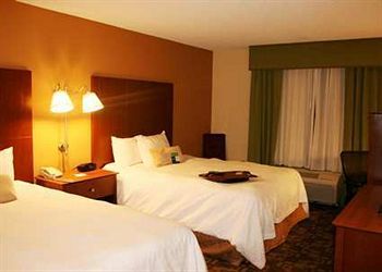 Hampton Inn & Suites Kansas City-Merriam