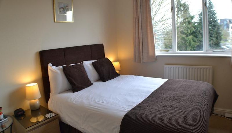 APPLEGARTH GUEST HOUSE