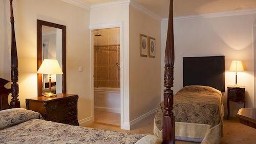 Mills Inn