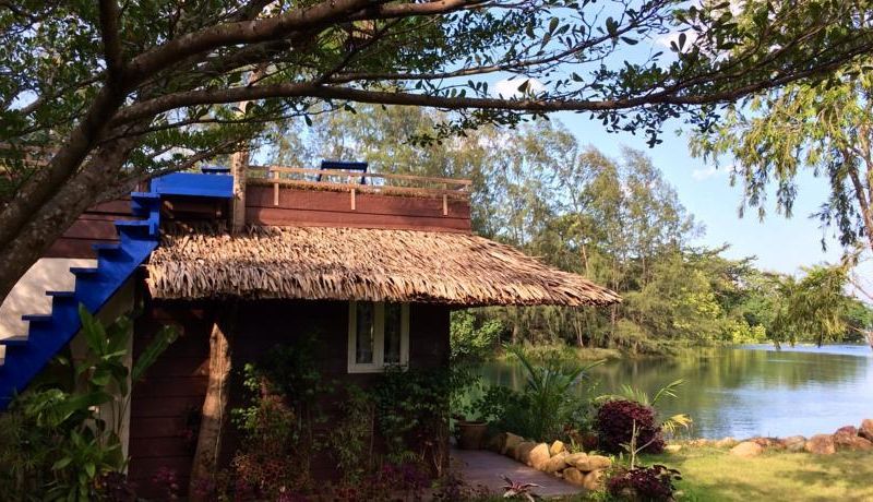 MADDEKEHAOO LAGOON MANSION