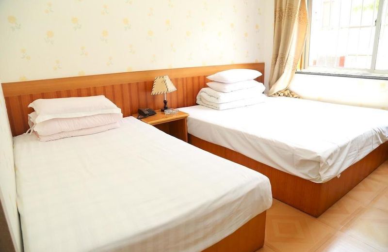 City Holiday Hotel