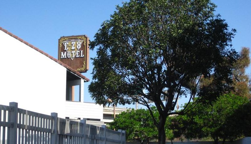 EZ 8 Motel Old Town