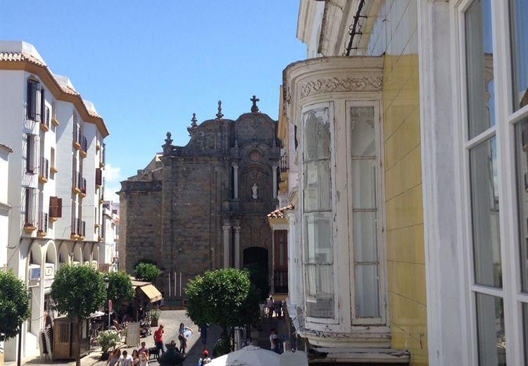 LA CASA AMARILLA