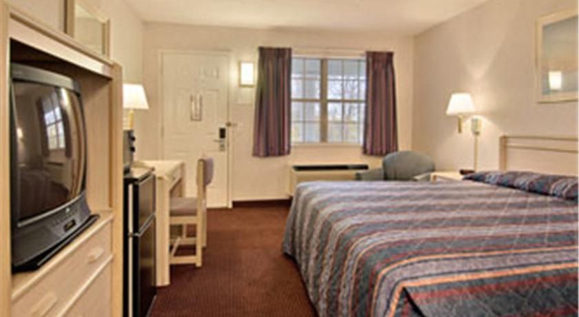 DAYS INN MACEDONIA