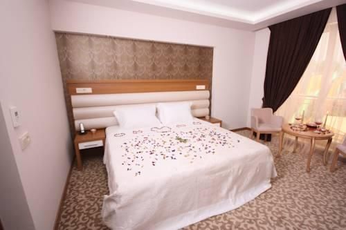 Rich Royal Hotel