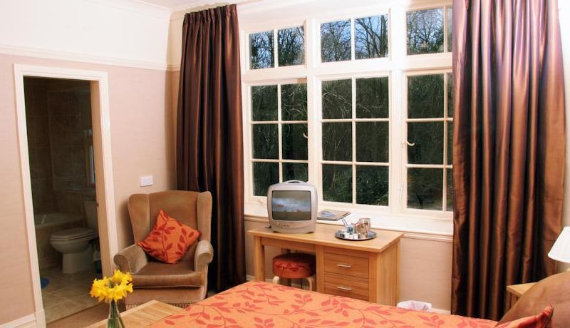 Woodlands Hotel & Pine Lodges