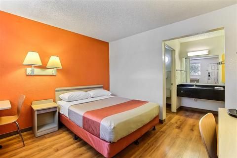 Motel 6-Oakland, CA - Airport