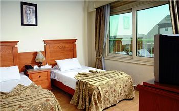 Tiba Pyramids Hotel