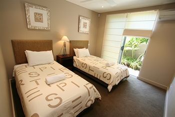 Byron Bay Accom Unit 1 22 Mahogany Drive - Beach House 1 at Vue