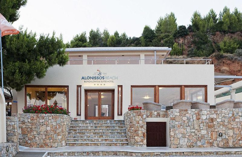 Alonissos Beach Bungalows And Suites Hotel