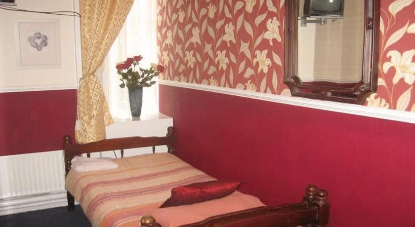THE PRINCE OF WALES HOTEL