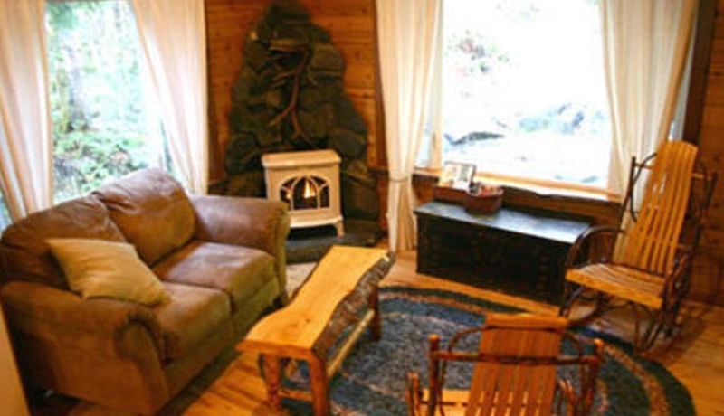 COPPER CREEK INN  CABINS AND LODGE at MT. RAINIER