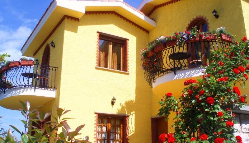 Villa Gaia - Luxury Villa, pool & wellness rooms