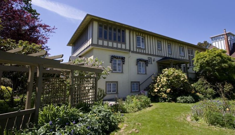 Oak Bay Guest House