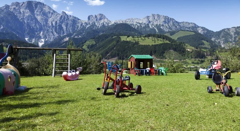 Outdoor Pictures 23