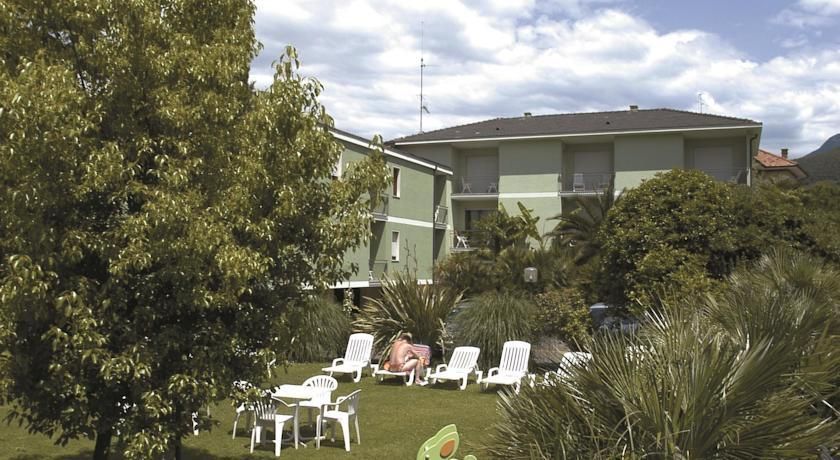 Outdoor Pictures 24