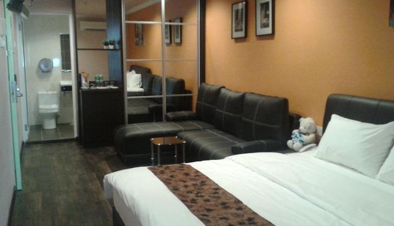 OYO 496 Hotel De Eco Inn