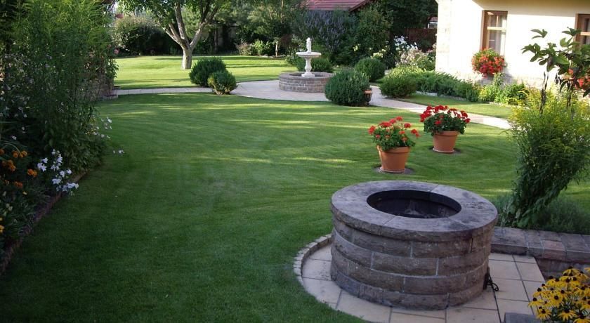 Outdoor Pictures 22