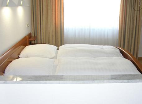 HOTEL RESTAURANT 1000
