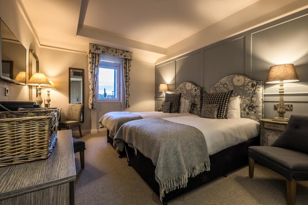 Coach & Horses Hotel