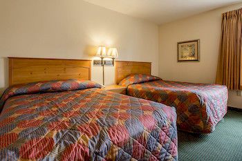 Rodeway Inn and Suites near Outlet Mall - Asheville